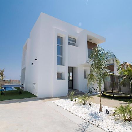 Villa Lynn Boutique Beachfront Agia Napa Exterior foto